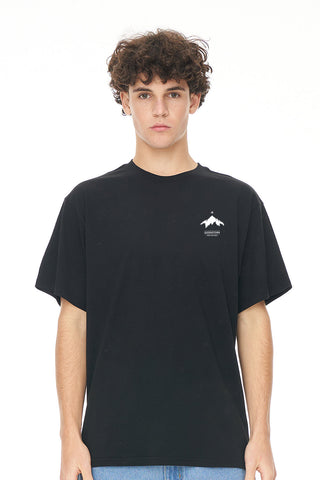 MENS SUP TEE/QT PEAKS BLACK