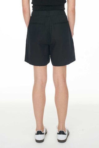 LIN-IN LONGLINE PLEAT SHORT BLACK